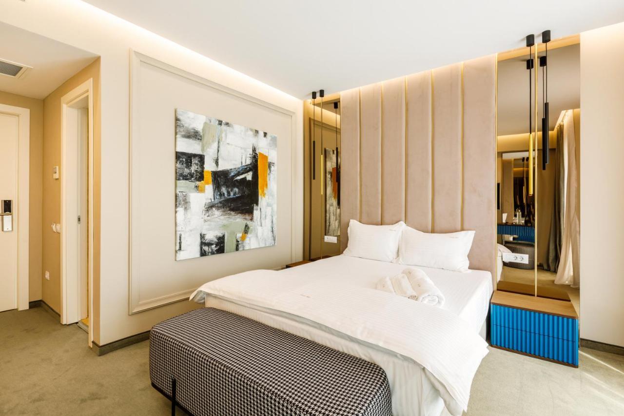 Onal Boutique Hotelier Mamaia Extérieur photo
