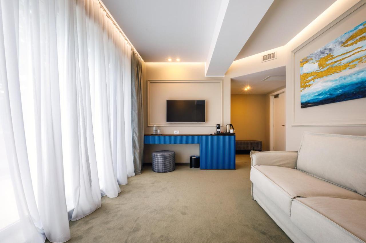 Onal Boutique Hotelier Mamaia Extérieur photo