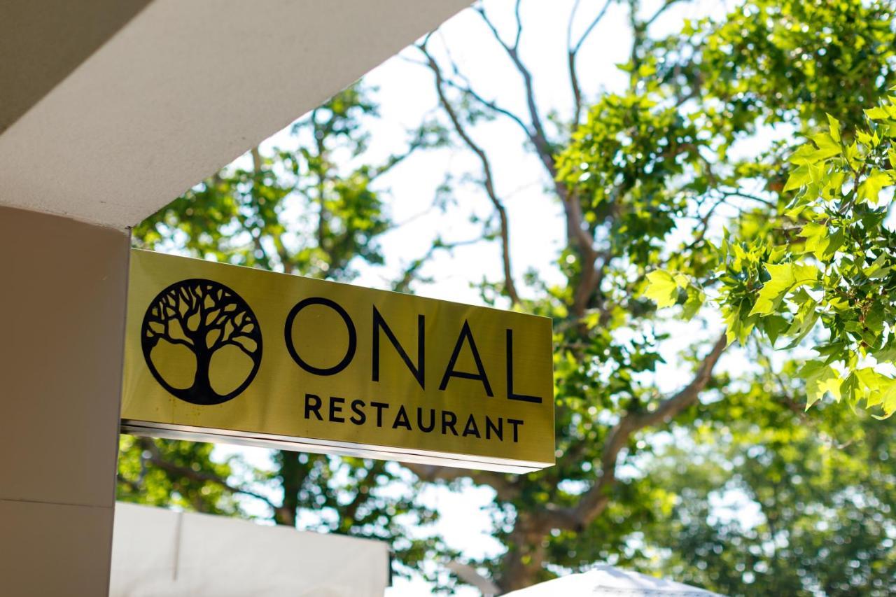 Onal Boutique Hotelier Mamaia Extérieur photo