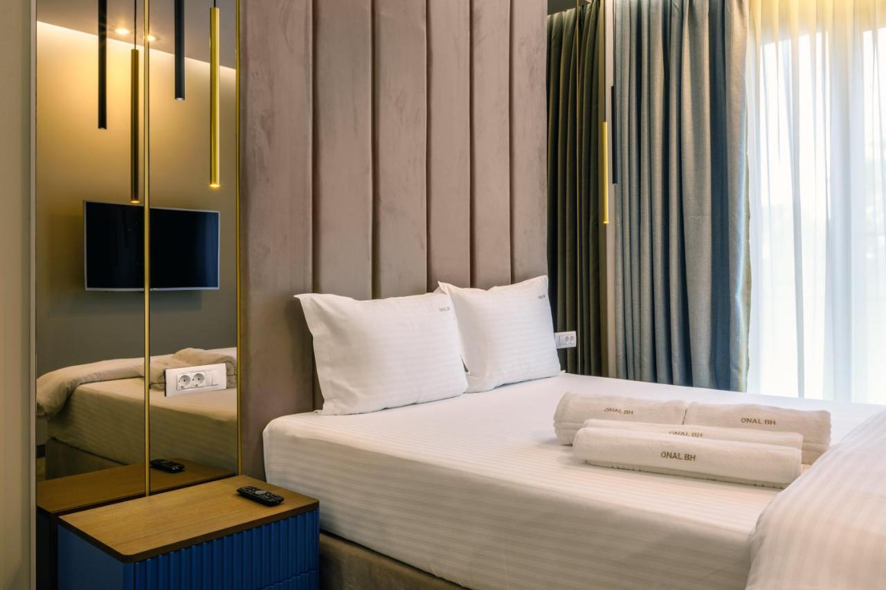 Onal Boutique Hotelier Mamaia Extérieur photo