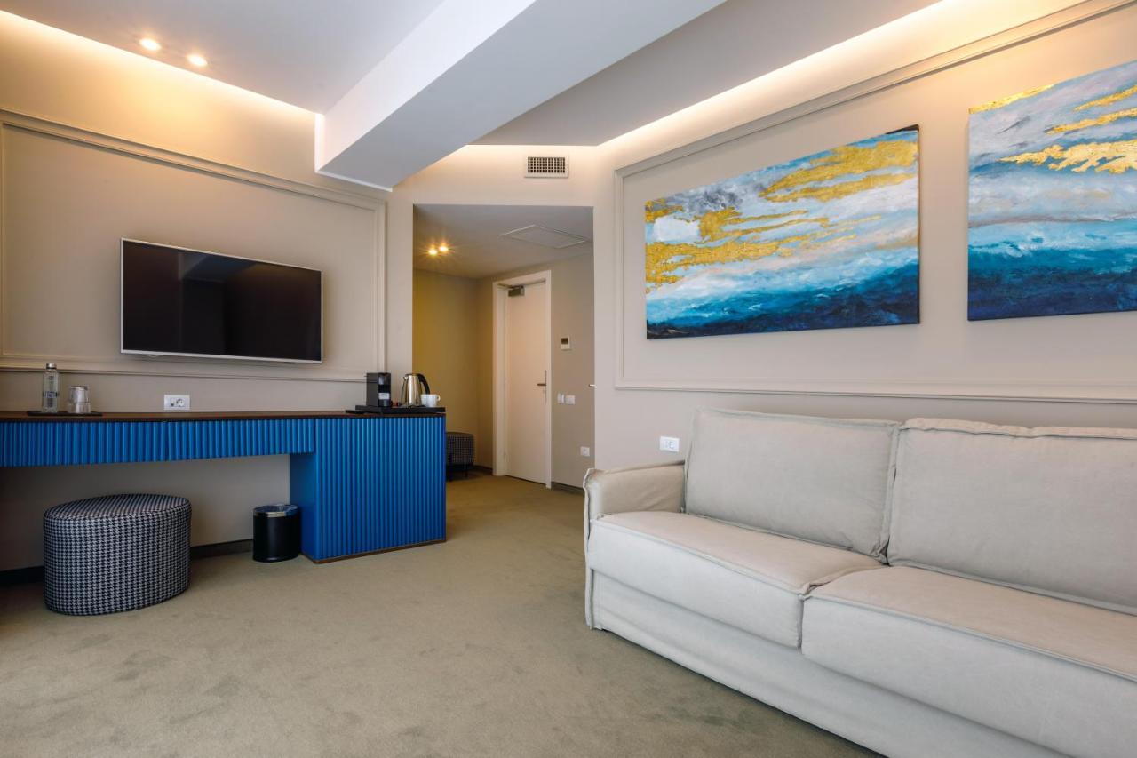 Onal Boutique Hotelier Mamaia Extérieur photo