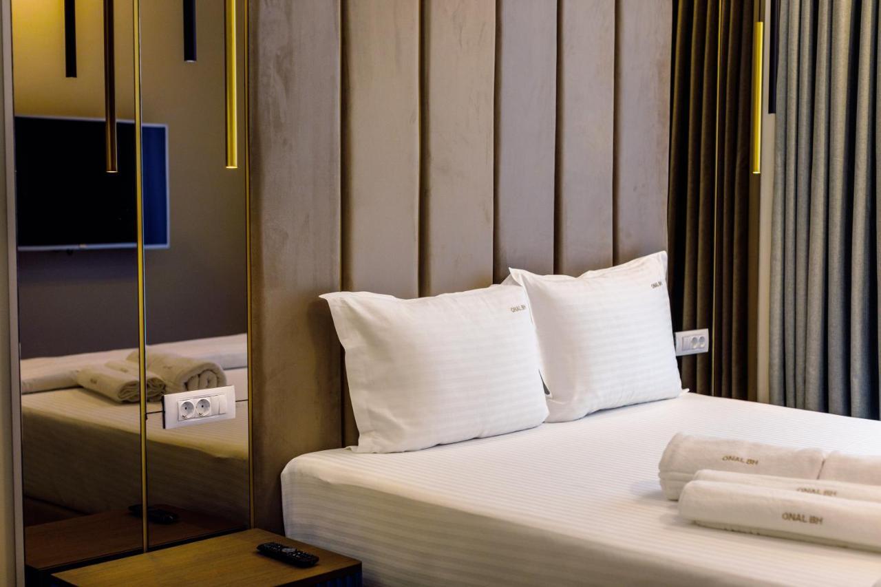 Onal Boutique Hotelier Mamaia Extérieur photo